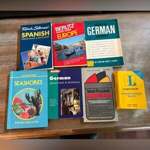 ❤️💙💛 Set of 7 Little Useful Travel Interesting Language Books
